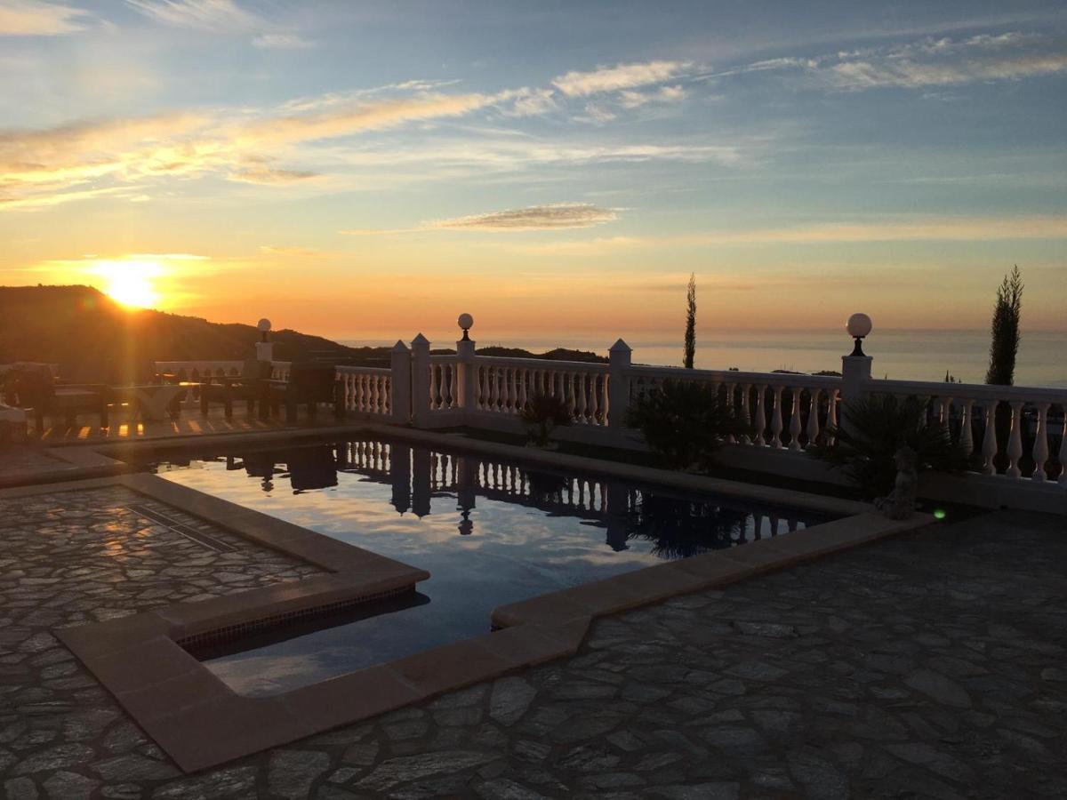 Villa Pura Vida Andalusien Algarrobo Exteriér fotografie