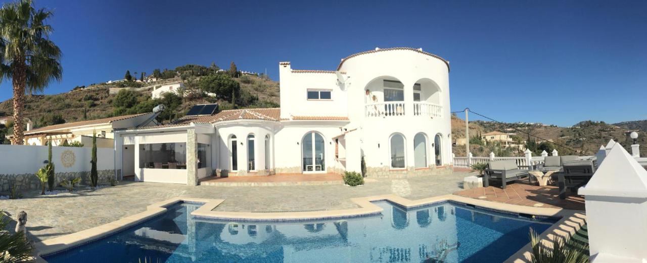 Villa Pura Vida Andalusien Algarrobo Exteriér fotografie